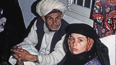 شيخ القبيله وبناته الخمسه