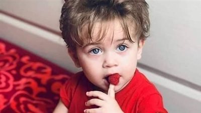 دمية بين أصابعه النسخة الأولى بقلم سهام صادق