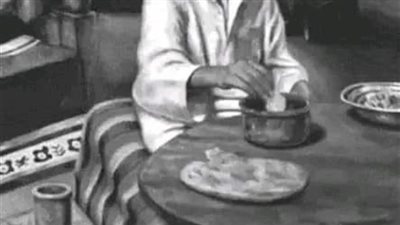 العجوز والخلفه