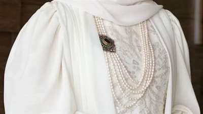 فستان فرحي بقلم ريناد يوسف 